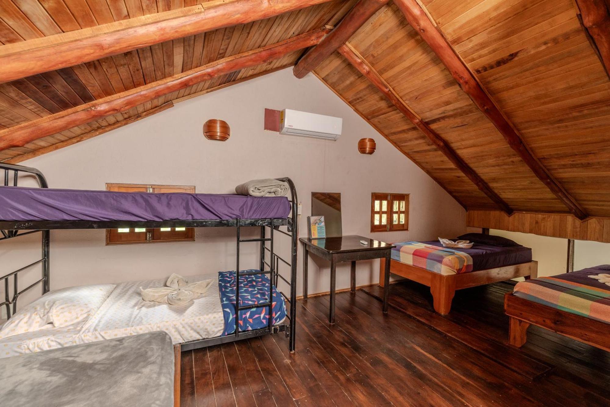 Hostal Surf Camp