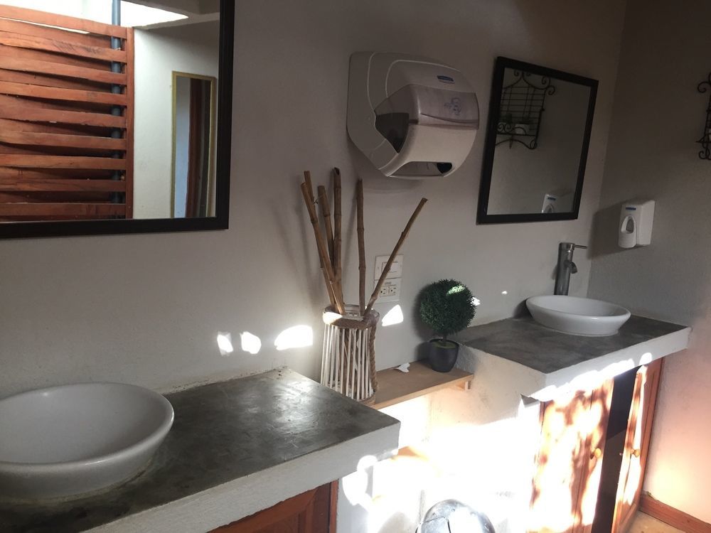 Hostal Surf Camp