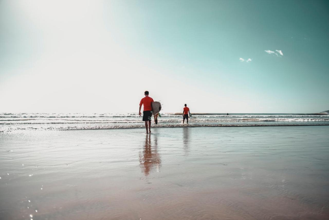 Surf Camp Hostal *