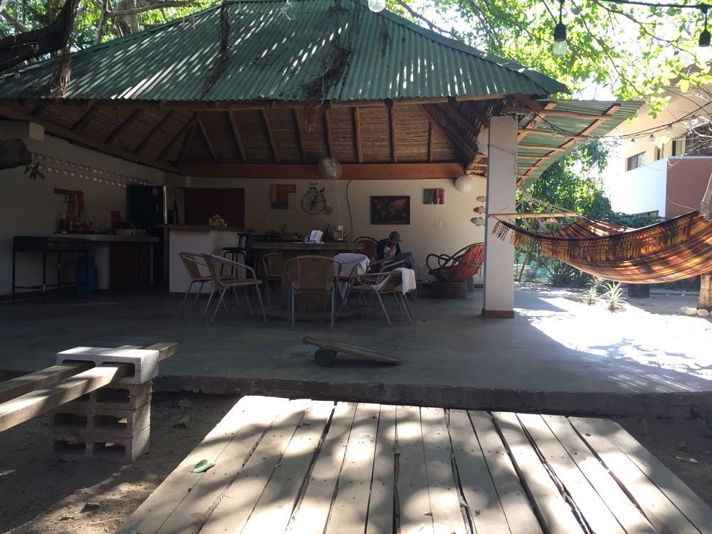 Surf Camp Hostel *